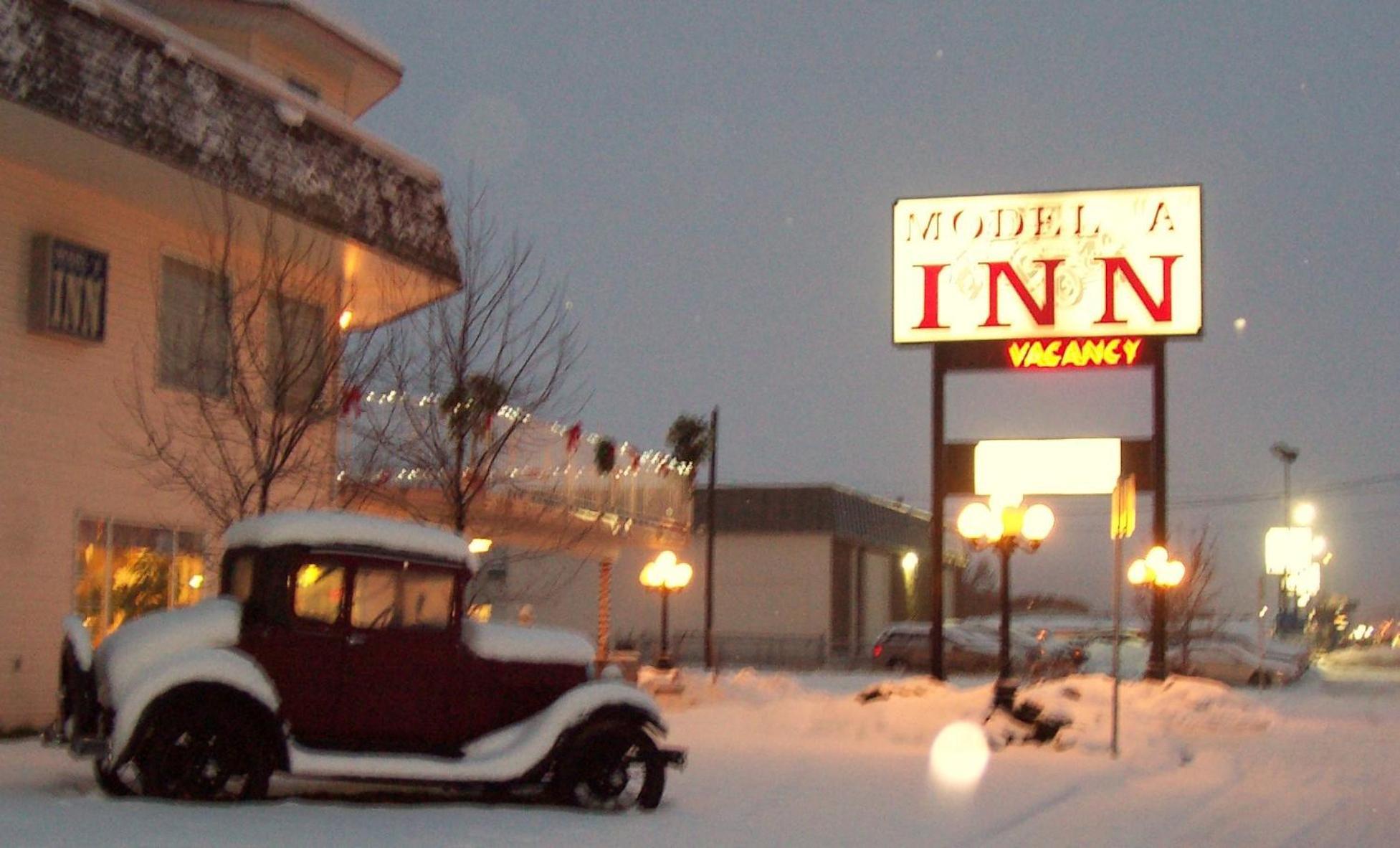 Model A Inn Cranbrook Buitenkant foto